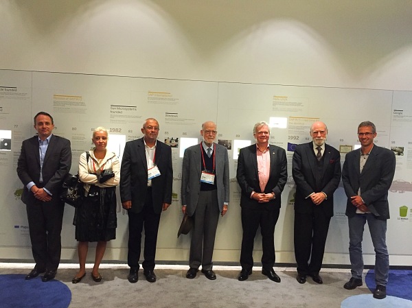 From left to right: K. Bliznak (SAP), Mrs O. Ioannidi, J. Sifakis, Sir T. Hoare, B. Schmidt, V. Cerf, T. Zurek (SAP)